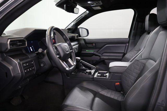 Certified 2025 Toyota 4Runner TRD Off-Road Premium AWD/4WD image 12