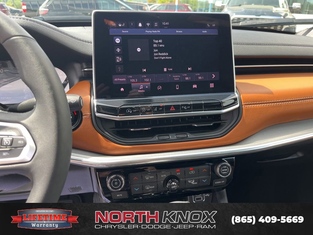 Used 2024 Jeep Compass Limited AWD/4WD image 8