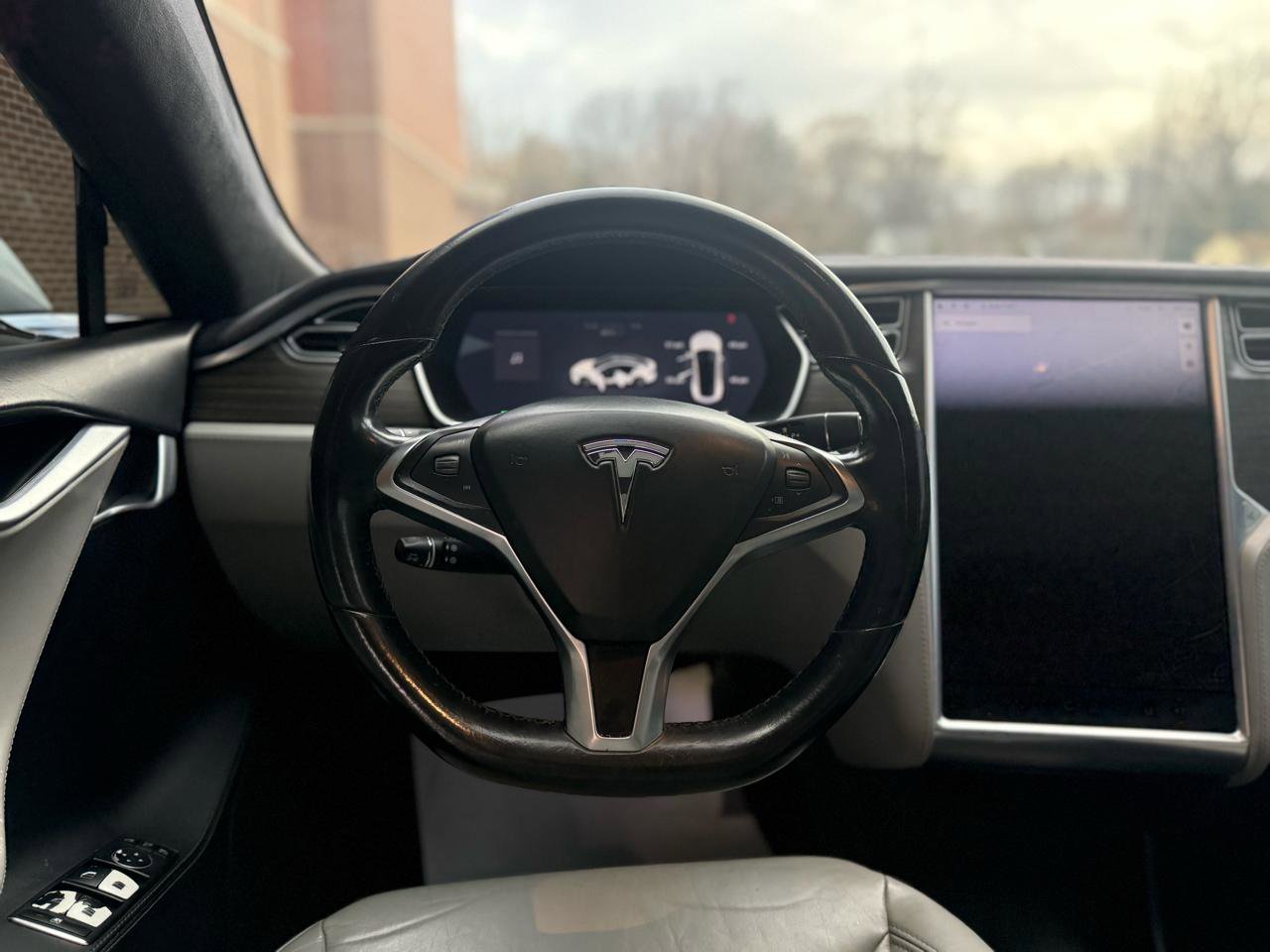 Used 2016 Tesla Model S 85D image 27