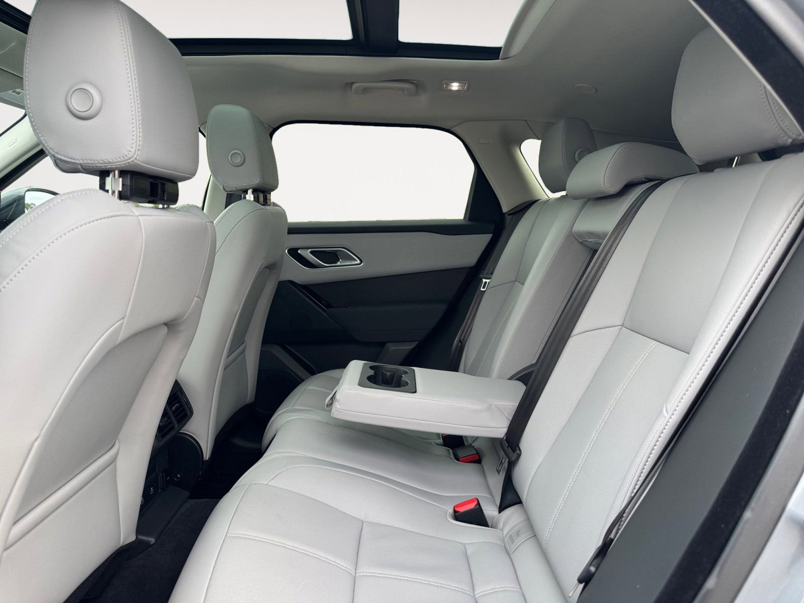 Used 2025 Land Rover Range Rover Velar S image 13