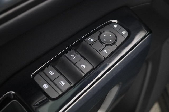 Certified 2025 Nissan Pathfinder SL w/ SL Premium Package FWD image 11