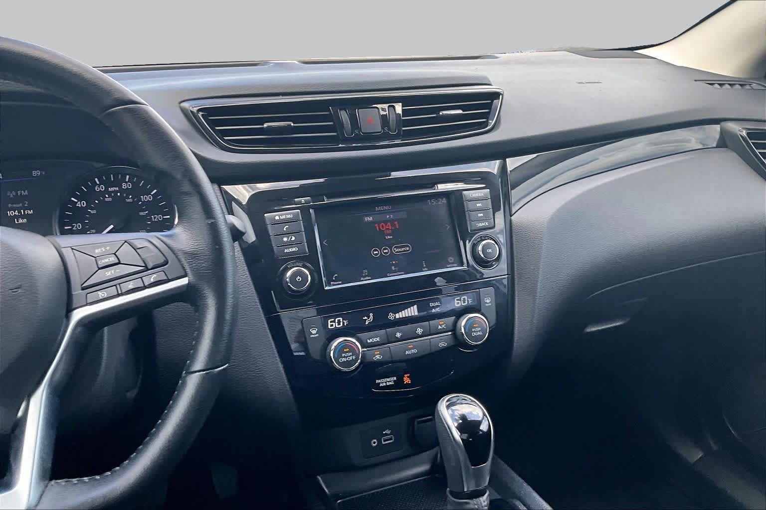Used 2022 Nissan Rogue Sport SV FWD image 6