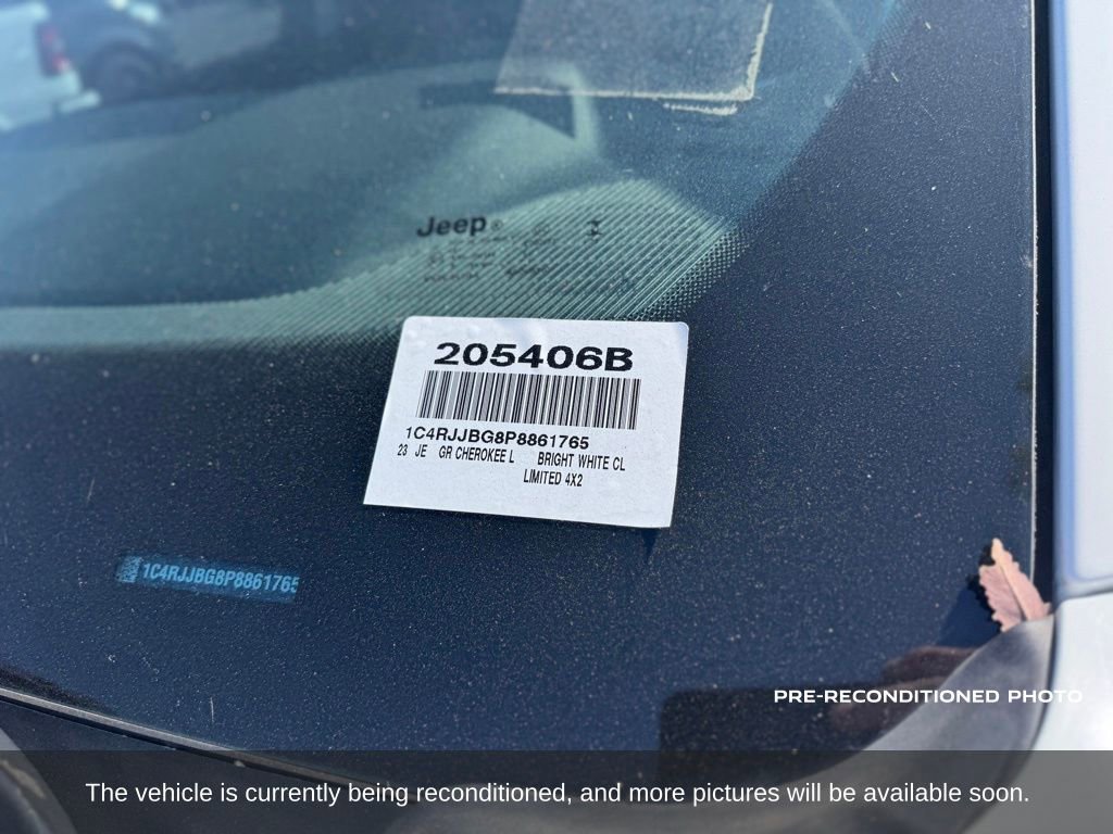 Used 2023 Jeep Grand Cherokee L Limited w/ Luxury Tech Group II RWD image 19