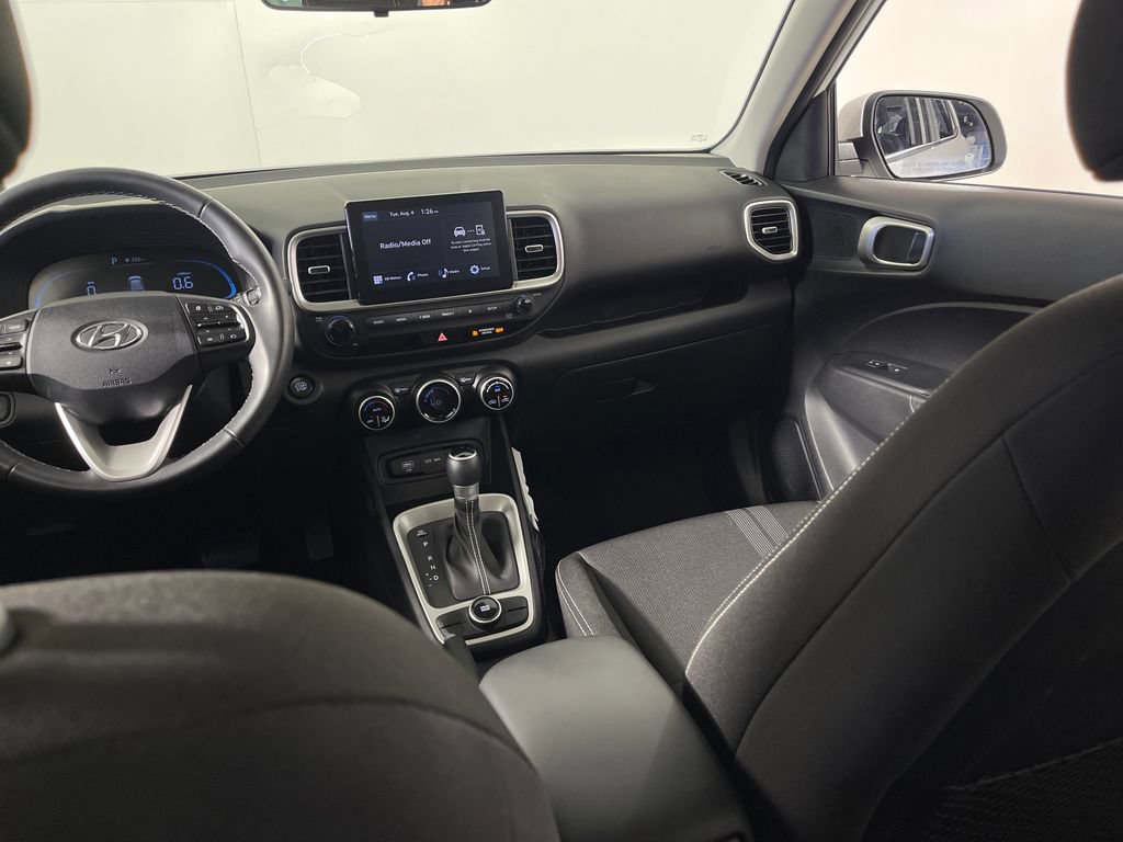 Certified 2025 Hyundai Venue SEL FWD image 17