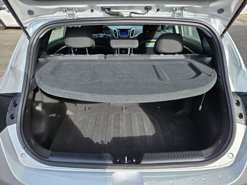 Used 2017 Hyundai Elantra GT image 10