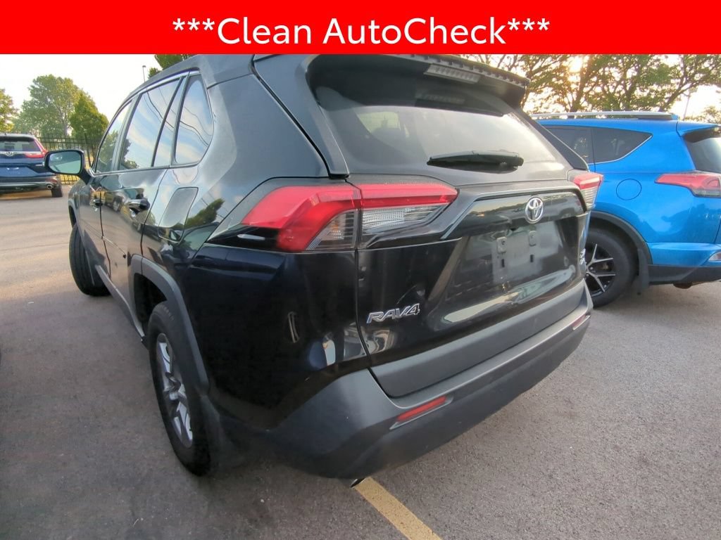 Used 2022 Toyota RAV4 XLE w/ Convenience Package AWD/4WD image 4