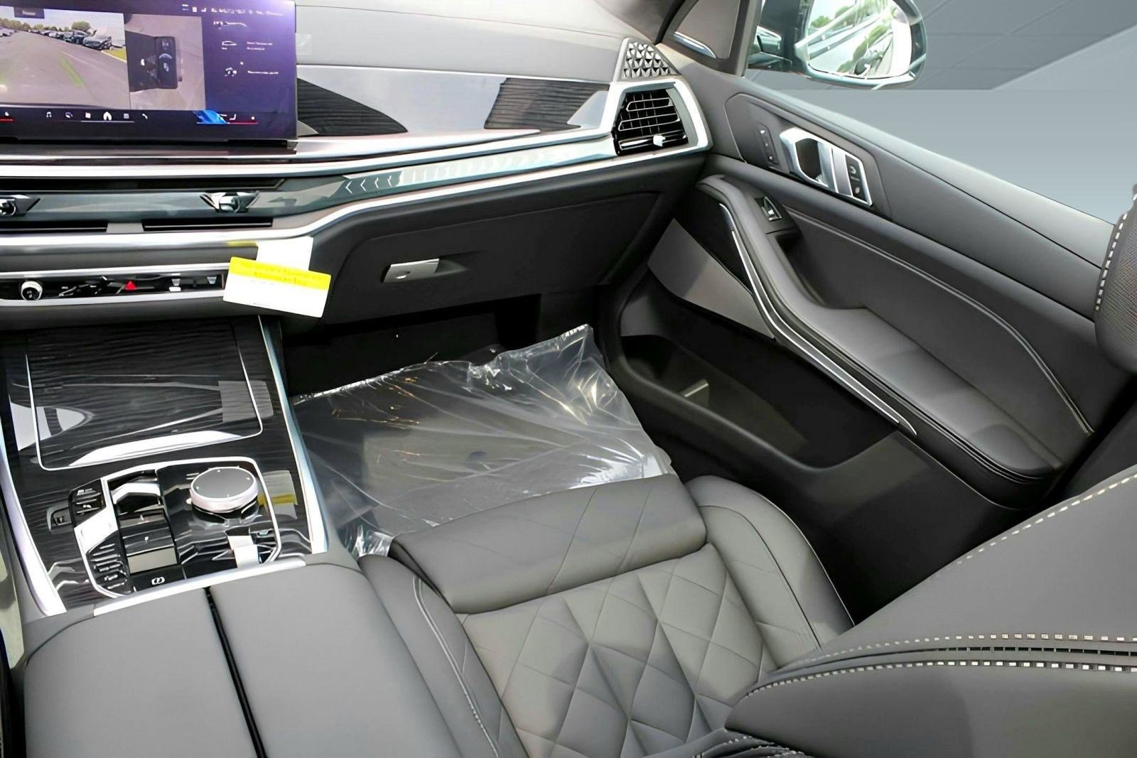 Used 2026 BMW X7 xDrive40i w/ M Sport Package image 30