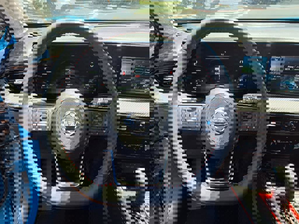 New 2025 Nissan Kicks SR image 12