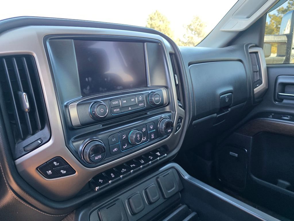 Used 2017 GMC Sierra 2500 Denali w/ Duramax Plus Package image 24