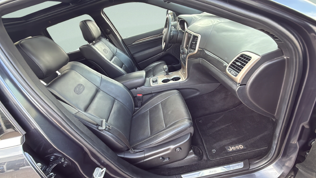 Used 2014 Jeep Grand Cherokee Overland AWD/4WD image 18