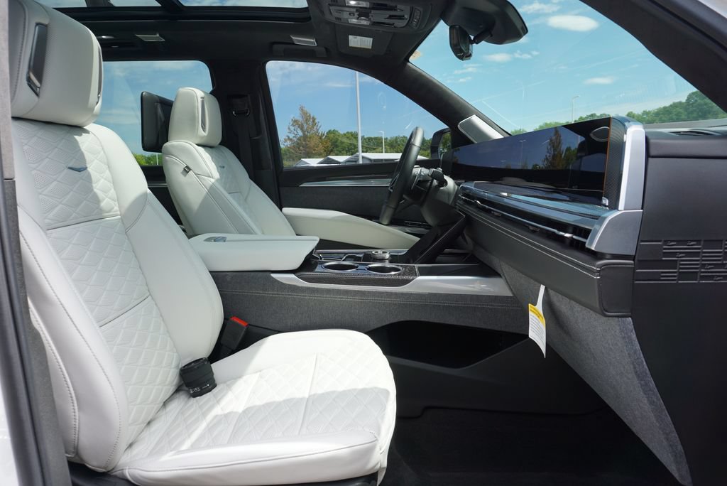 Used 2025 Cadillac Escalade ESV V AWD/4WD image 53