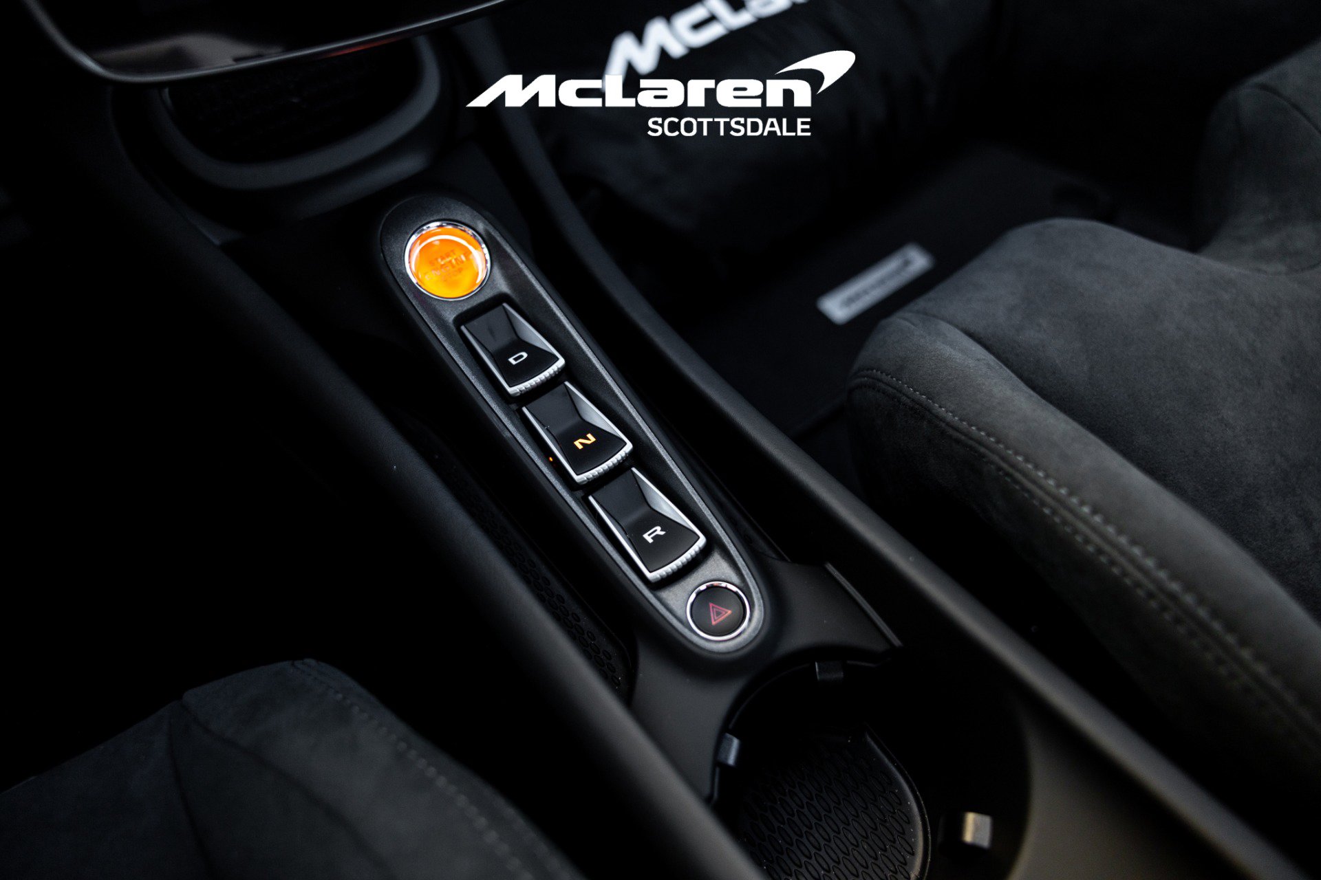 Used 2025 McLaren Artura Spider image 30