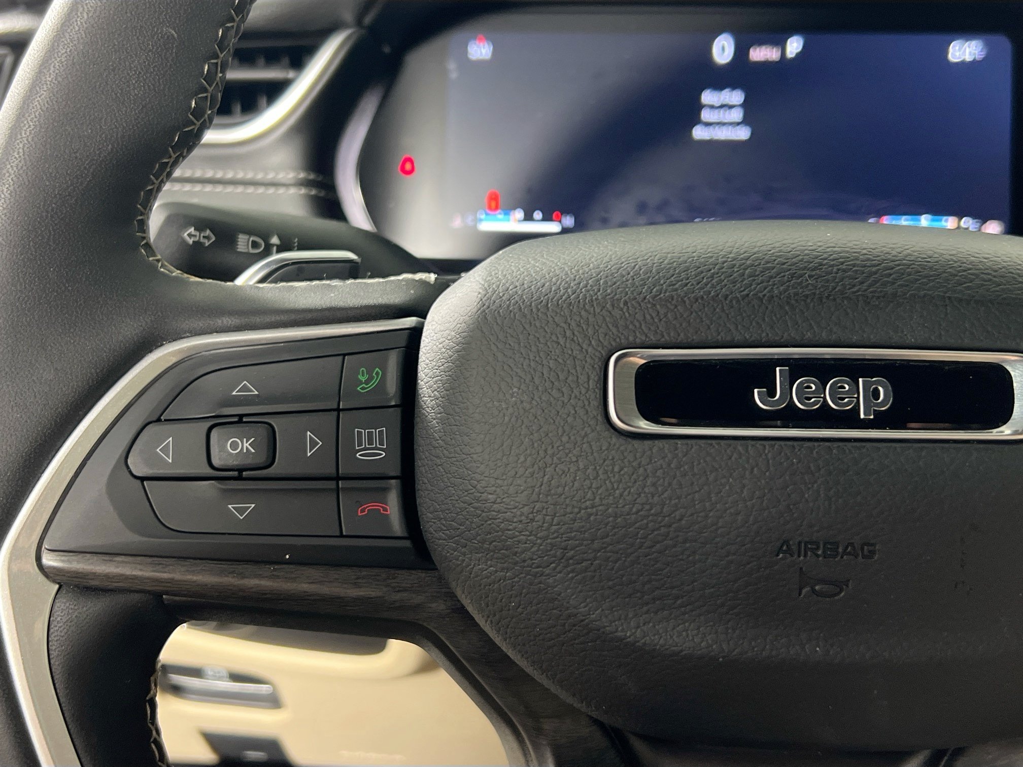Used 2025 Jeep Grand Cherokee L Limited w/ Trailer Tow Package RWD image 18