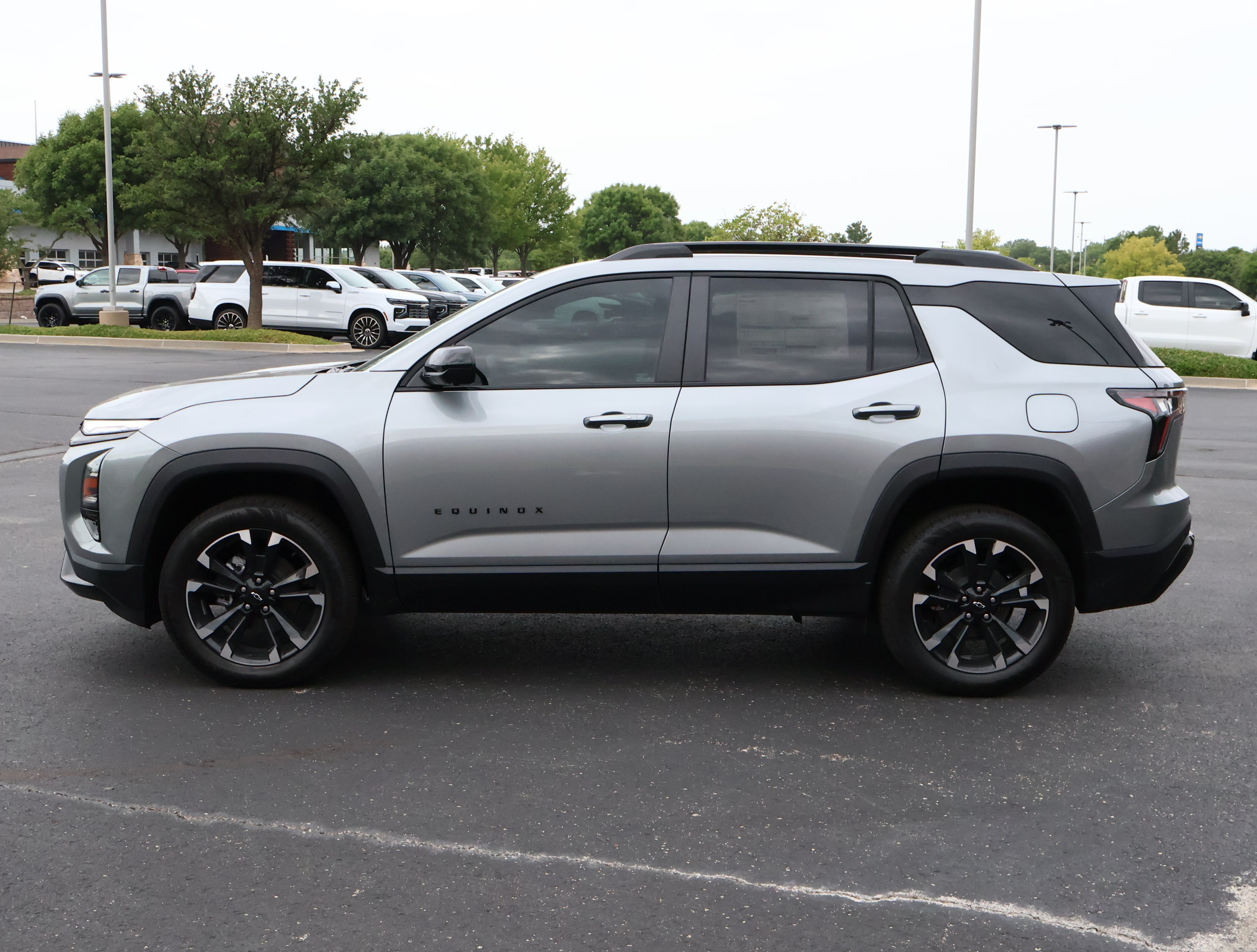 New 2027 Chevrolet Equinox RS w/ Safety and Technology Package FWD image 30