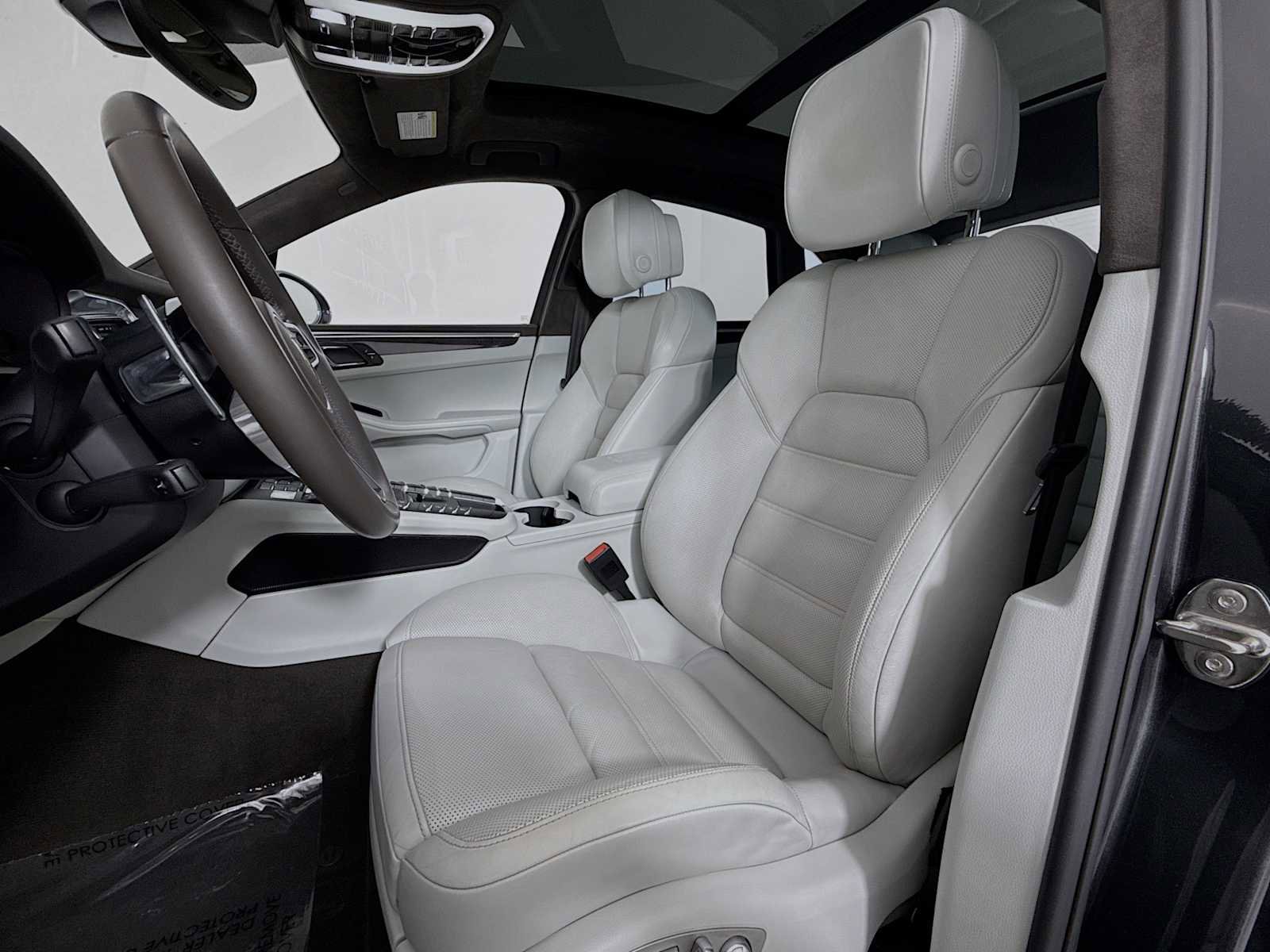 Used 2018 Porsche Macan Turbo image 5