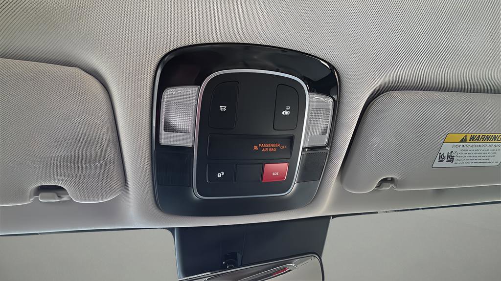 Certified 2025 Hyundai Sonata SE image 28