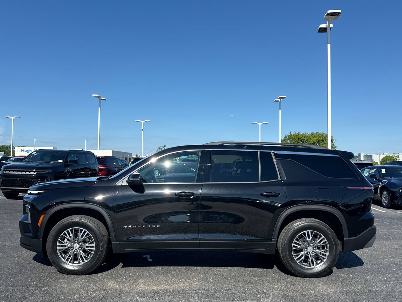 Used 2025 Chevrolet Traverse LT AWD/4WD image 5
