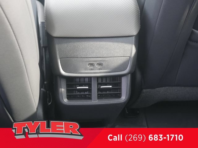 New 2026 Chevrolet Equinox LT w/ Convenience Package II AWD/4WD image 40