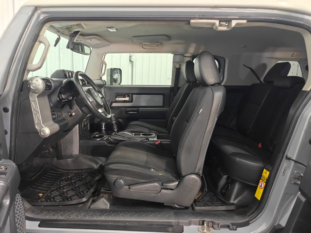 Used 2014 Toyota FJ Cruiser 4WD w/ Upgrade Package image 30