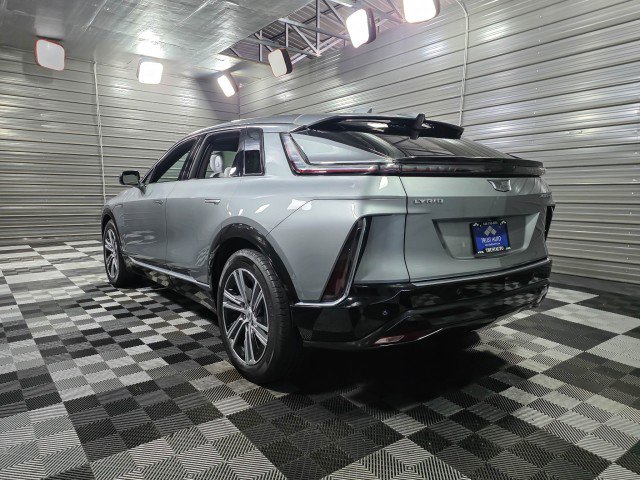 Used 2024 Cadillac Lyriq Luxury image 7