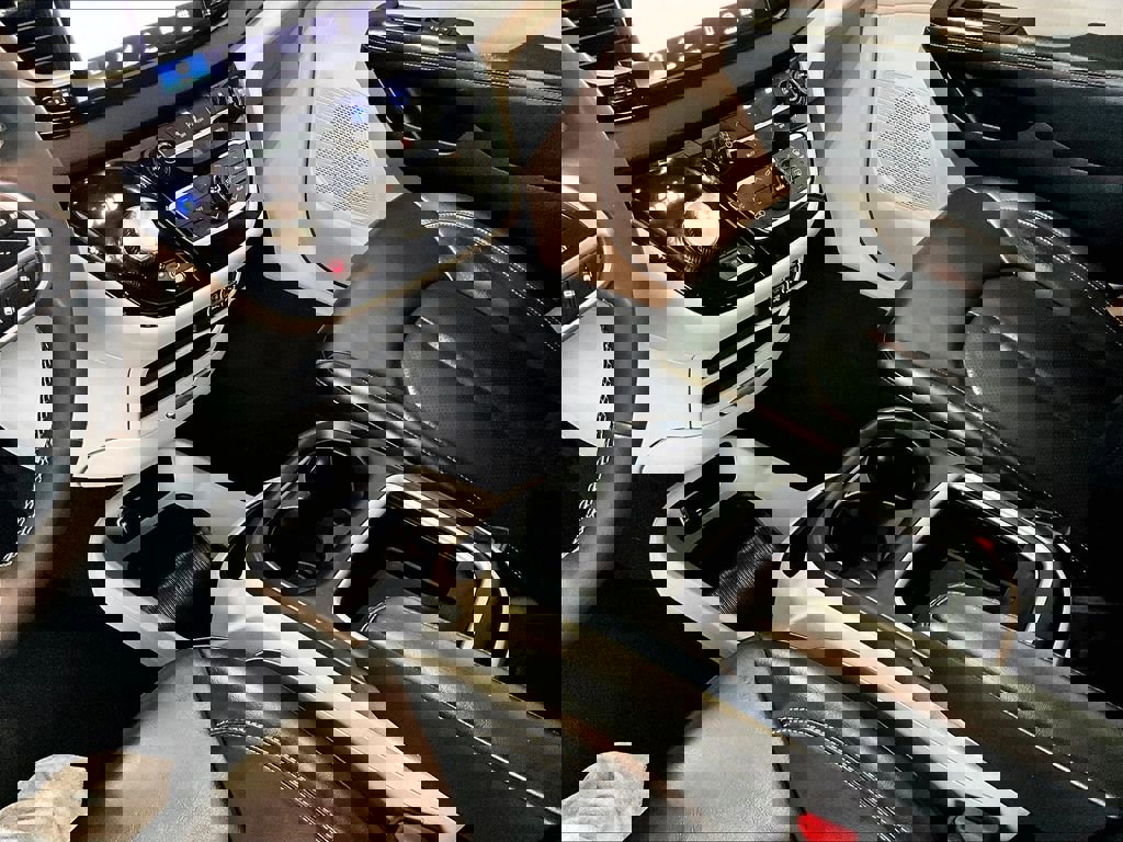 Used 2023 Chrysler Pacifica Touring-L image 21