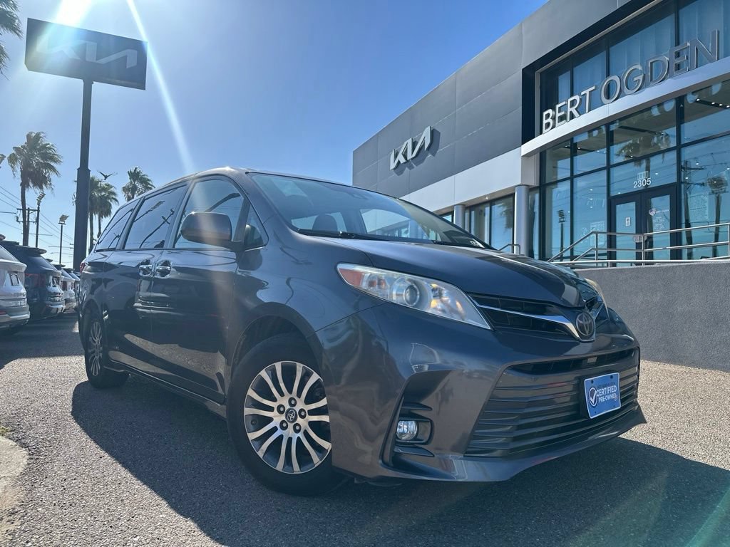 Used 2019 Toyota Sienna XLE w/ XLE Navigation Package