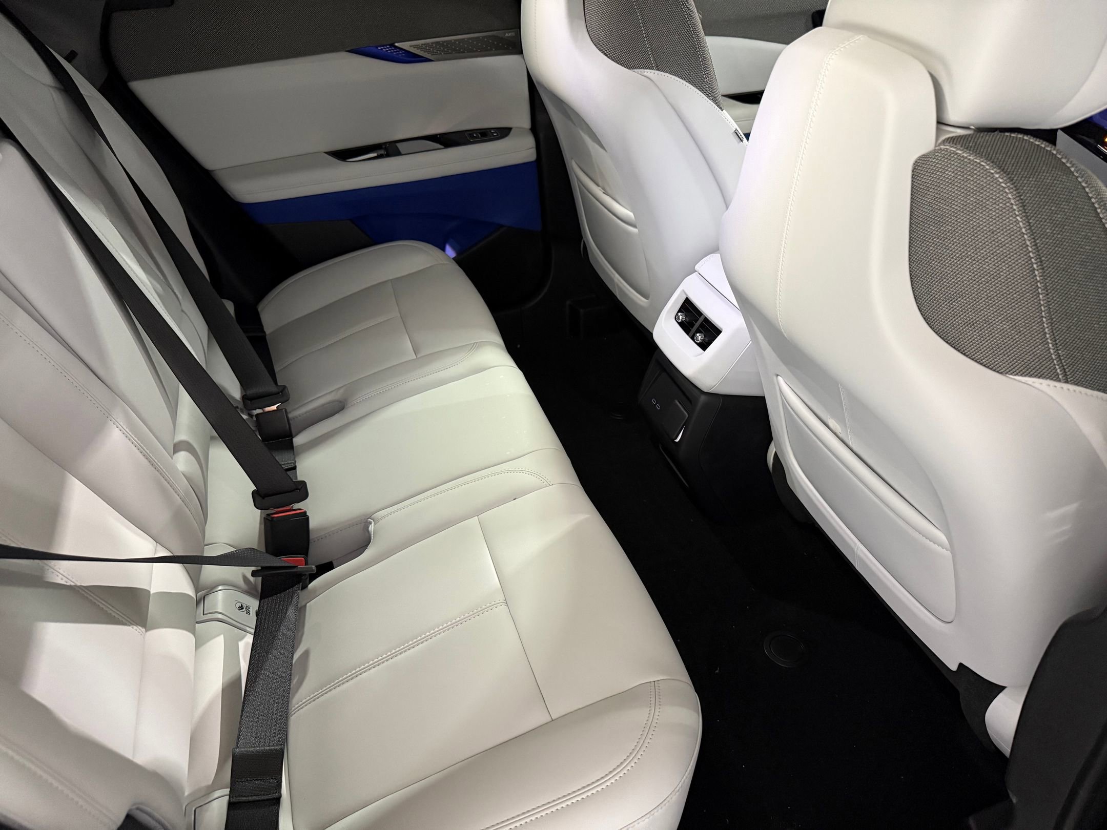 New 2026 Cadillac Optiq Sport 1 image 45