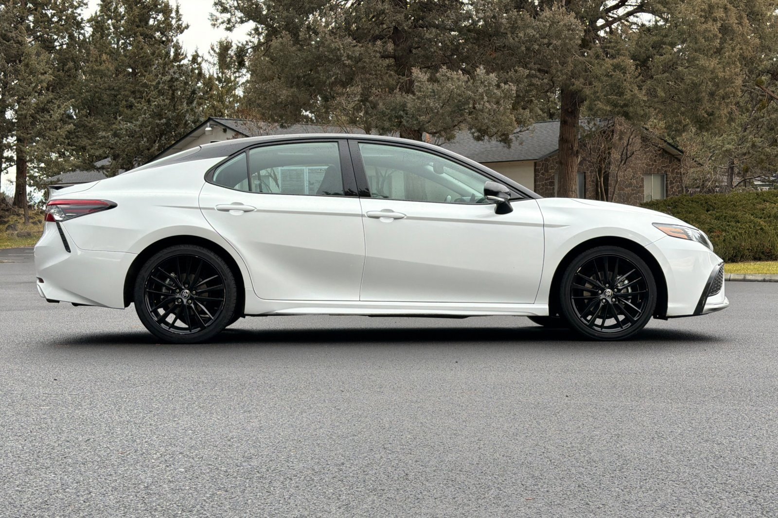 Used 2024 Toyota Camry XSE image 3