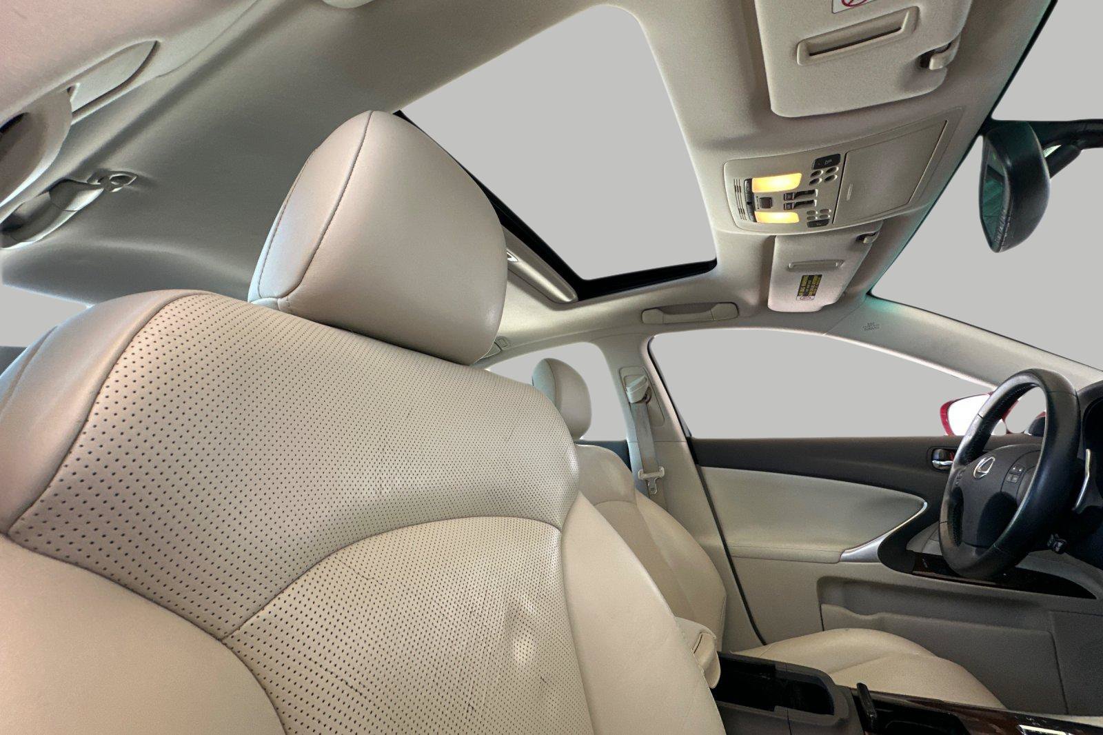 Used 2010 Lexus IS 350 RWD image 17