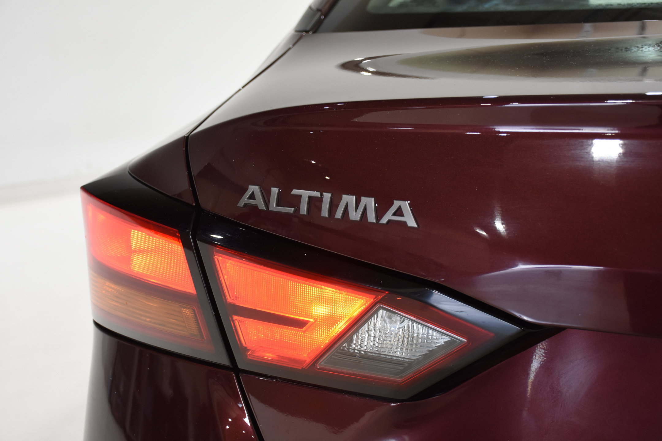 Used 2025 Nissan Altima 2.5 SV FWD image 29
