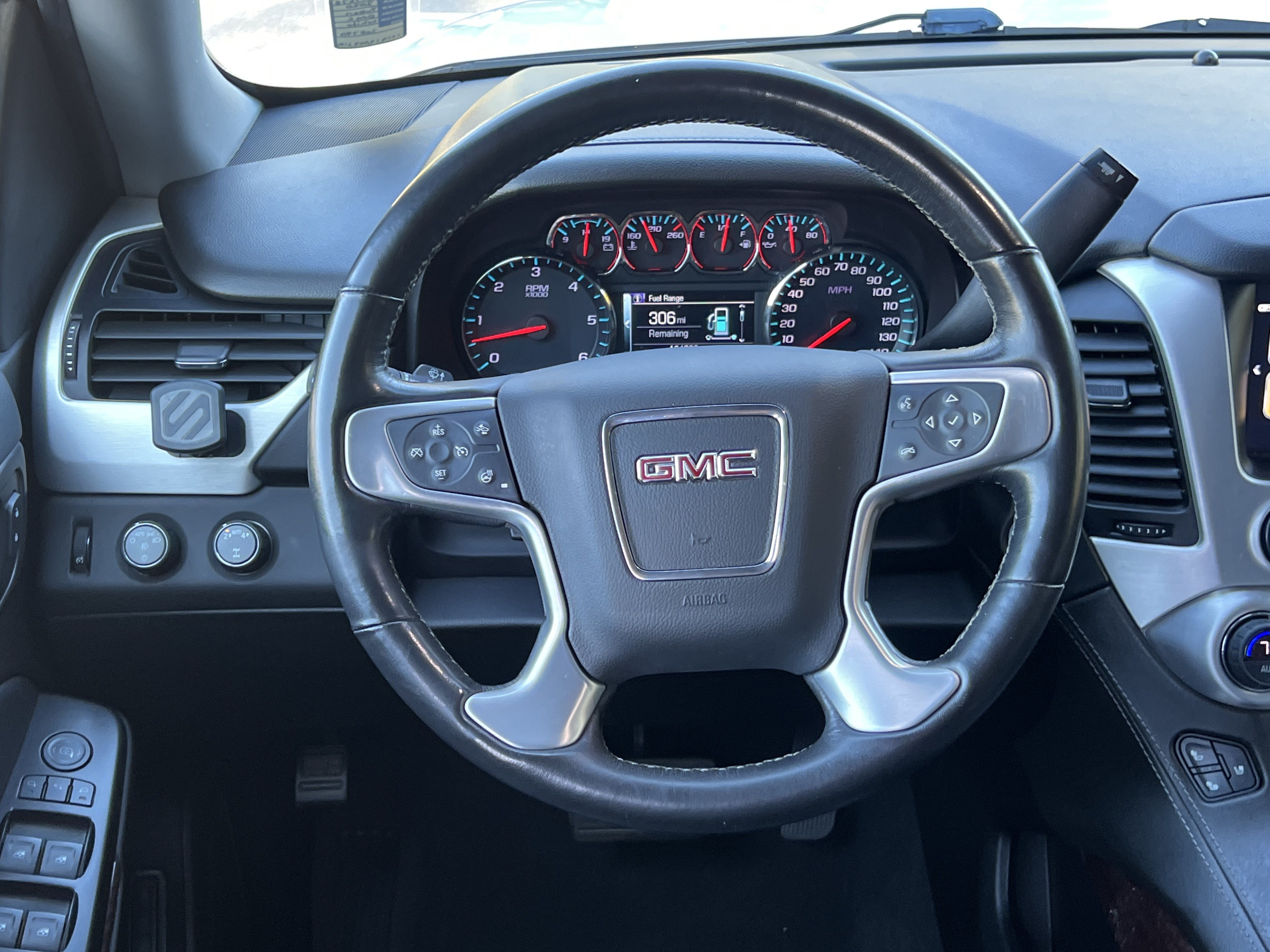 Used 2020 GMC Yukon XL SLT AWD/4WD image 33