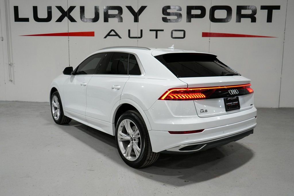 Used 2023 Audi Q8 Premium image 3