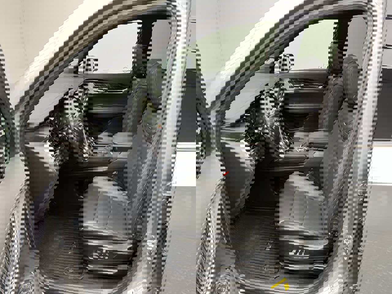 Certified 2024 Cadillac XT6 Premium Luxury w/ LPO, Floor Liner Package image 3