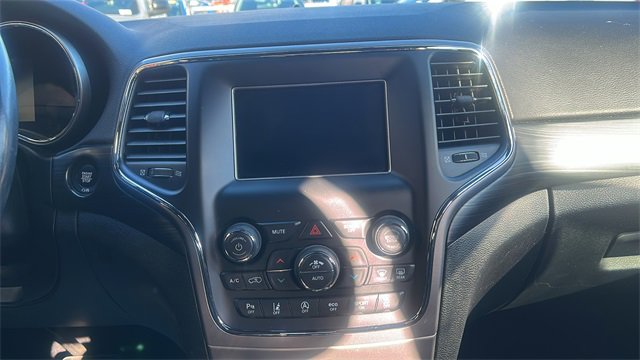 Used 2021 Jeep Grand Cherokee Laredo w/ Security & Convenience Group image 19