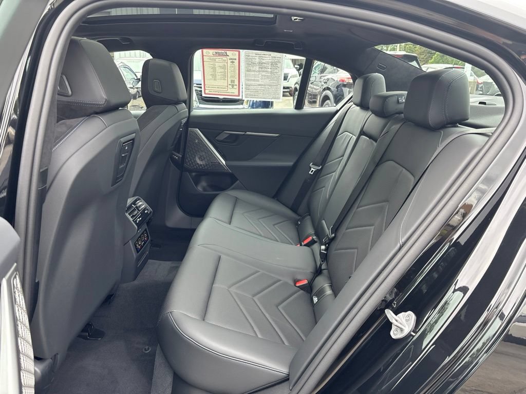 Used 2026 BMW 550e xDrive w/ Premium Package AWD/4WD image 12