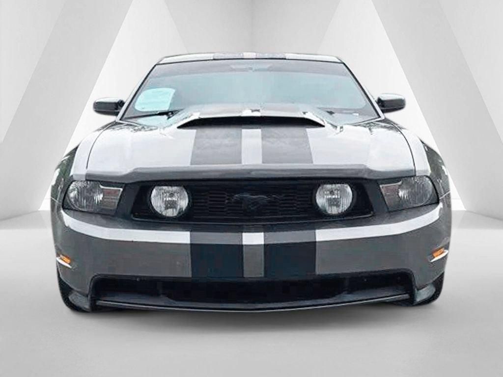 Used 2010 Ford Mustang GT Premium RWD image 2