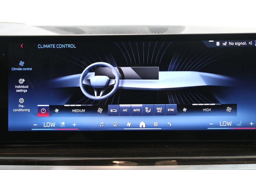 Used 2024 BMW X7 M60i w/ Executive Package image 53