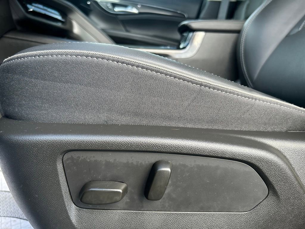 Used 2023 Buick Envision Essence AWD/4WD image 22