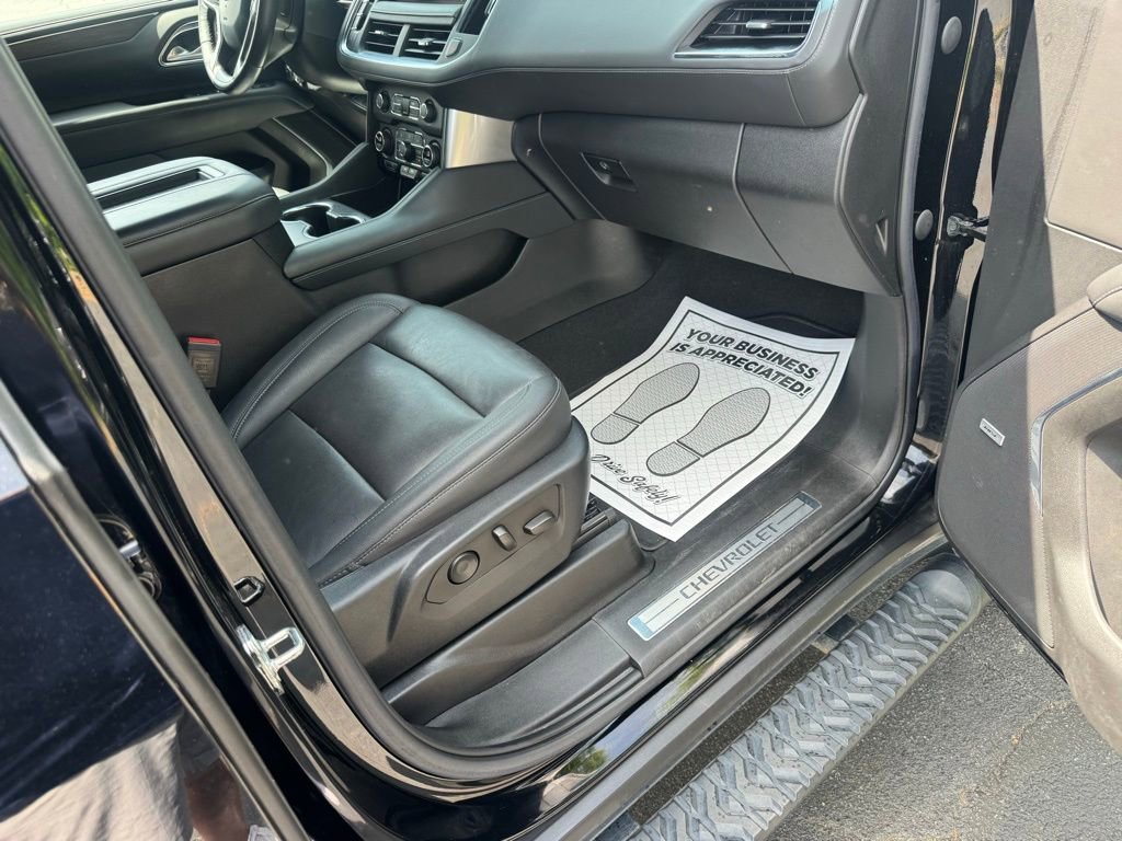 Certified 2022 Chevrolet Tahoe Z71 w/ Luxury Package AWD/4WD image 16