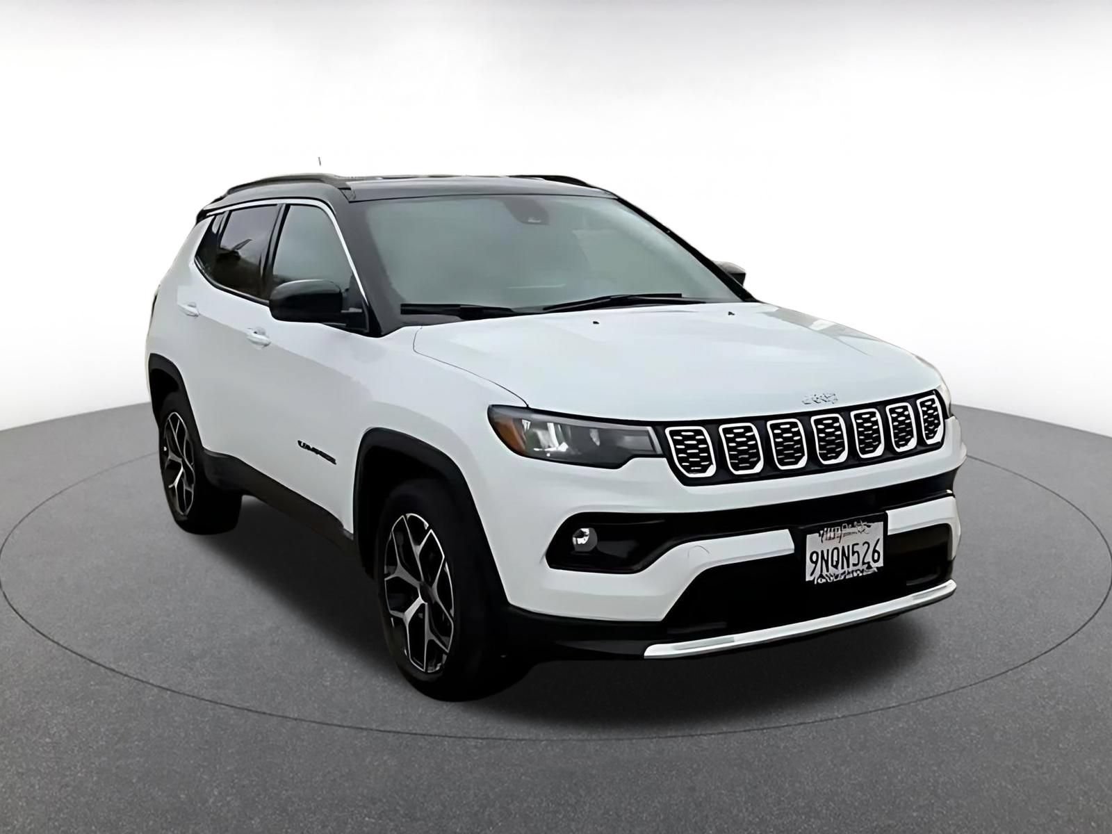 Used 2025 Jeep Compass Limited AWD/4WD image 3