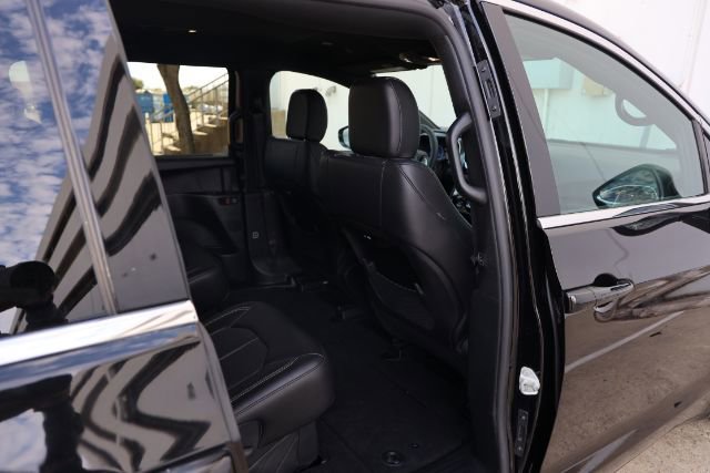 Used 2026 Chrysler Pacifica Select FWD image 26