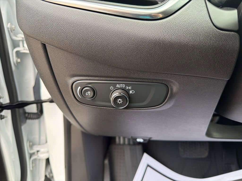 Certified 2024 Chevrolet Equinox LT w/ LPO, Floor Liner Package image 21