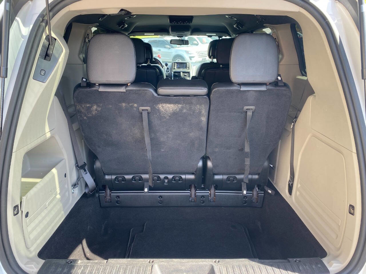 Used 2018 Dodge Grand Caravan SXT image 25