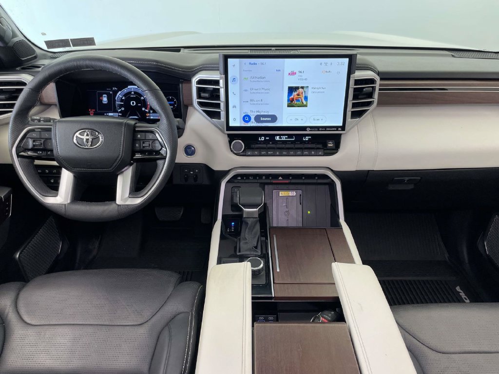 Used 2023 Toyota Sequoia Capstone AWD/4WD image 27