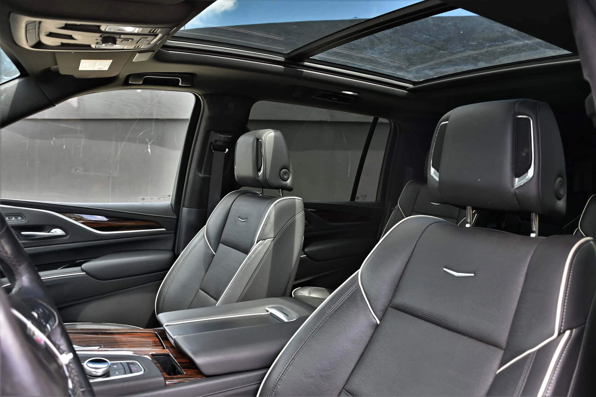 Used 2022 Cadillac Escalade ESV Premium Luxury AWD/4WD image 18