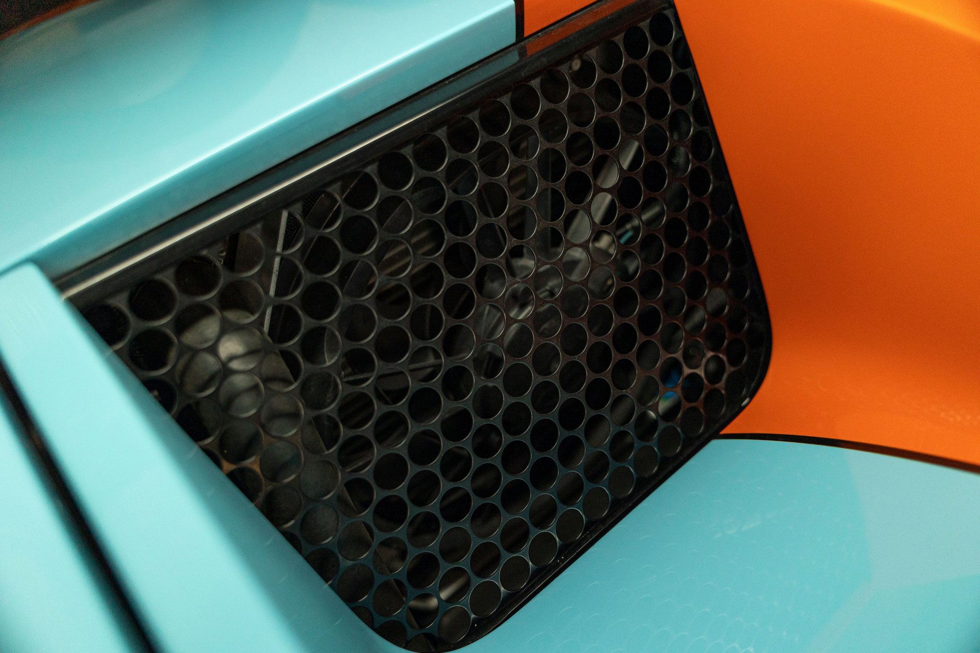 Used 2006 Ford GT RWD image 30
