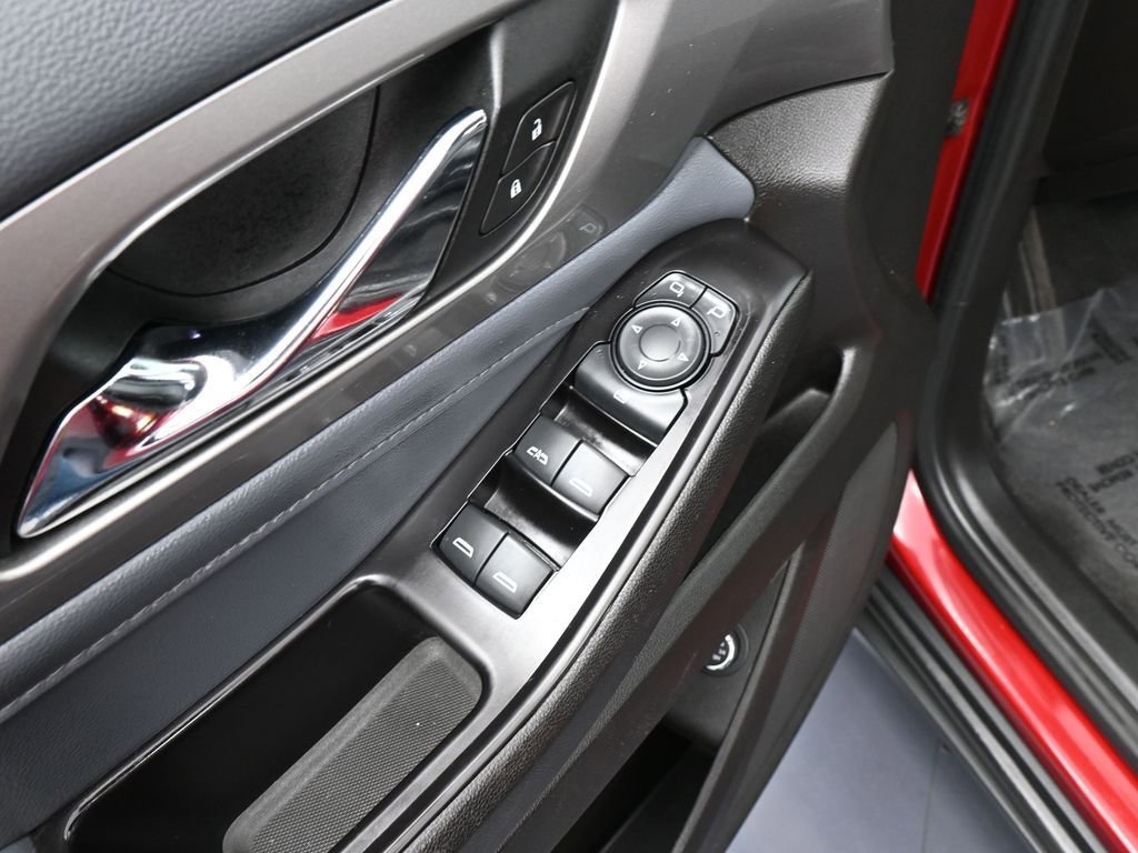 Used 2018 Chevrolet Traverse LT image 13