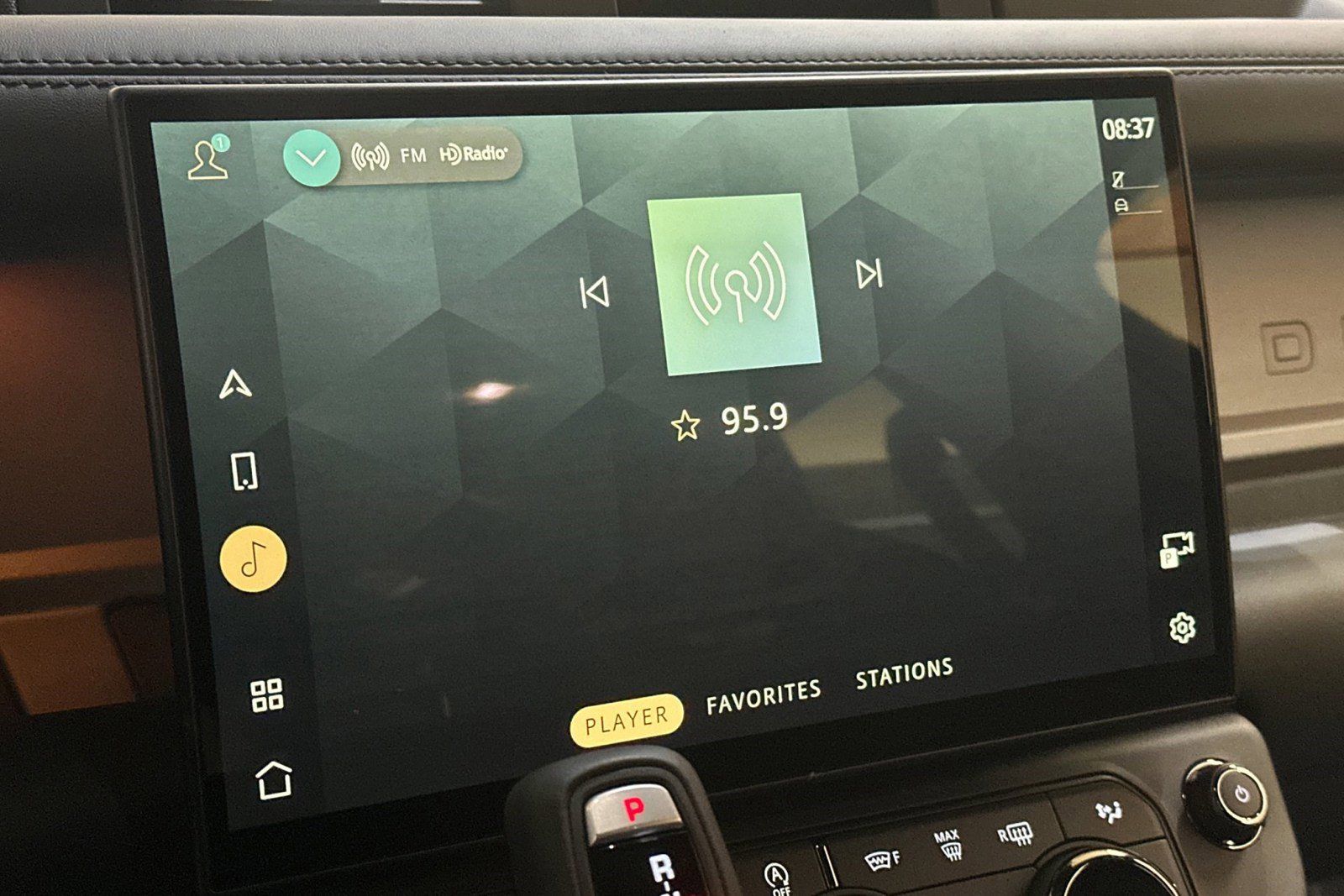 New 2026 Land Rover Defender 110 OCTA image 17