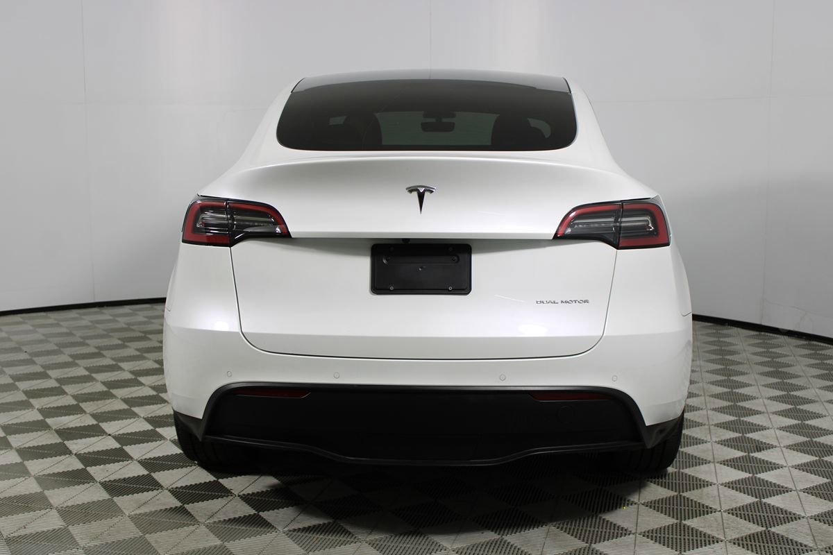Used 2021 Tesla Model Y Long Range AWD/4WD image 34