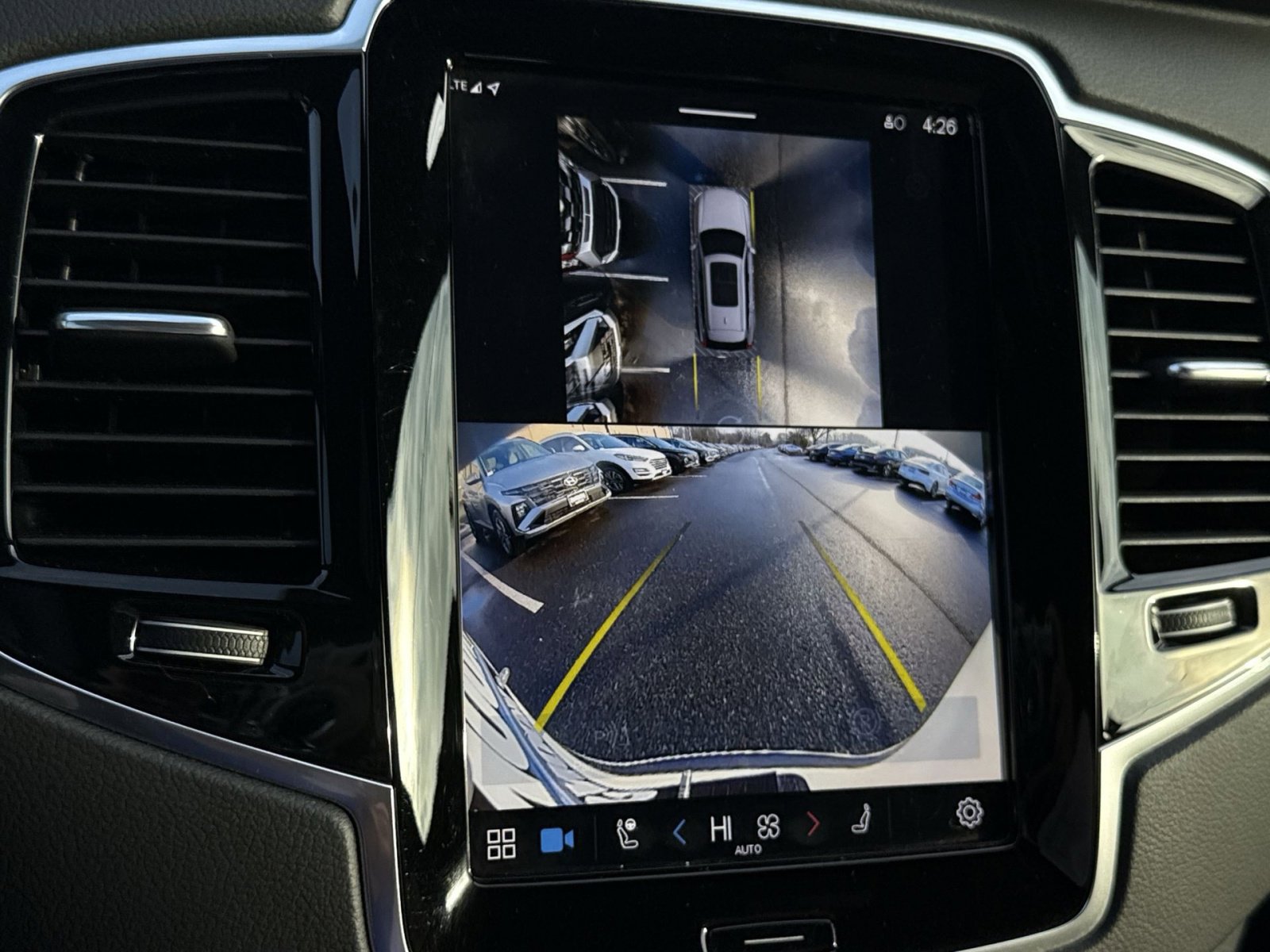 Used 2024 Volvo XC90 B6 Ultimate w/ Protection Package image 19